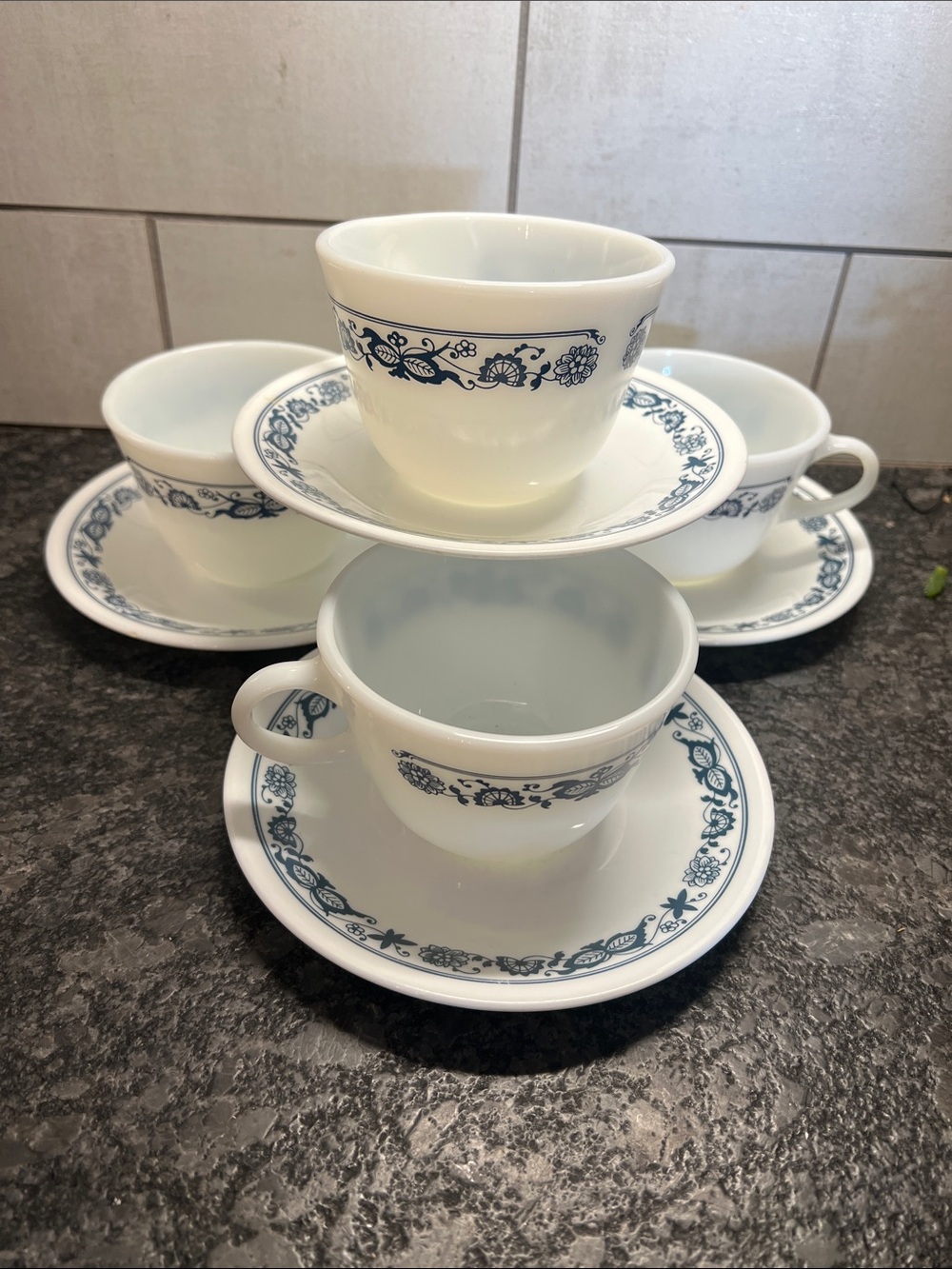 Corelle Old Towne Blue or Blue Onion cups and saucers Set of 4